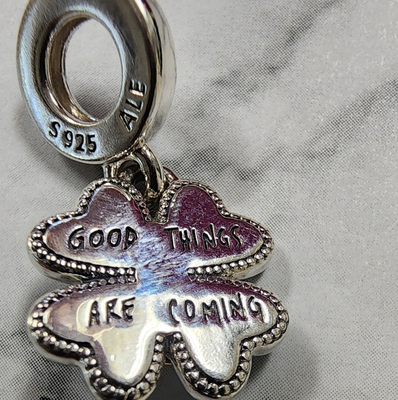 Pandora 2025 Four Leaf Clover Lab-Grown Diamond Dangle Charm - Picture 6 of 6